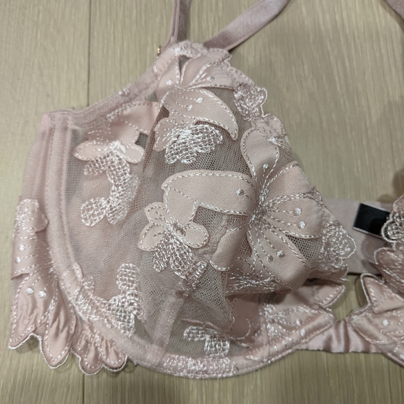 Blush floral bra - Picture 8 of 8